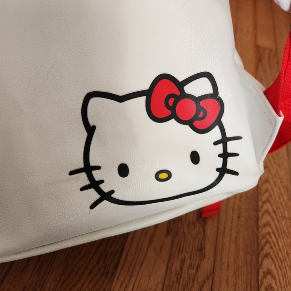 Hello Kitty Backpack - Picture 4 of 9